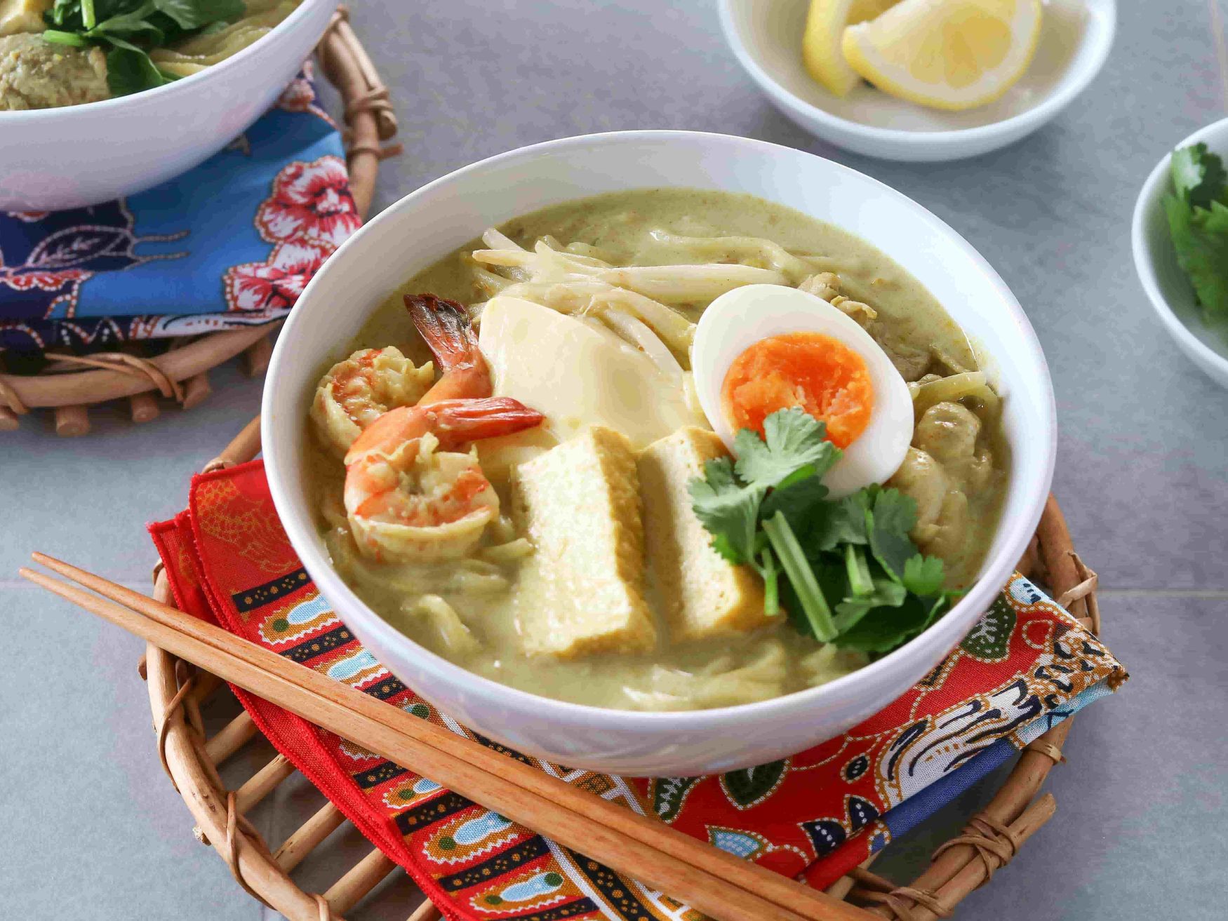 とろけるチーズがクセになる！シンガポールラクサ