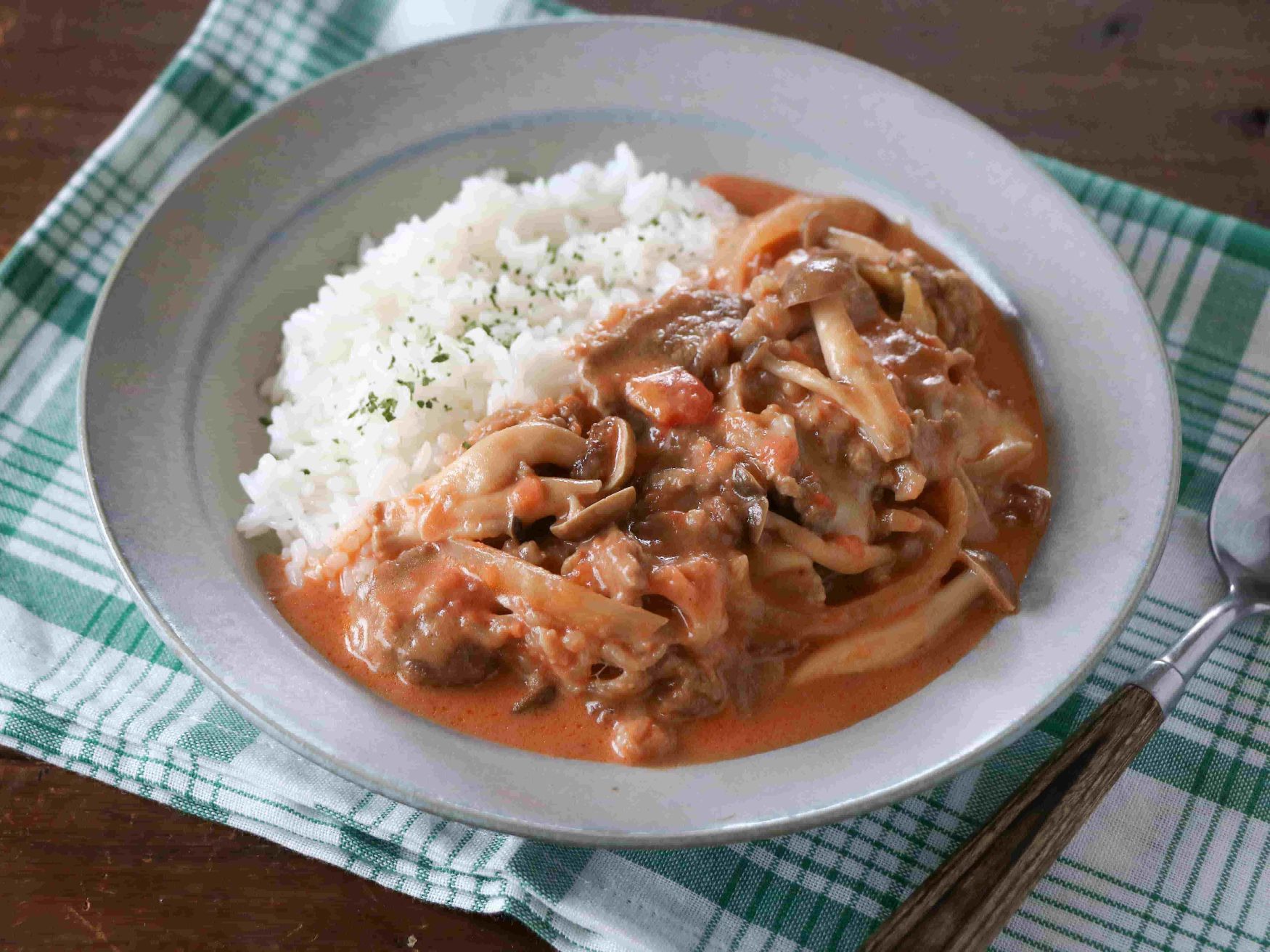 チーズでコクあり ビーフストロガノフ